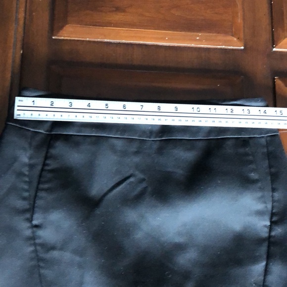 Women’s size 4 Ann Taylor loft black skirt with two front pockets - Picture 5 of 9